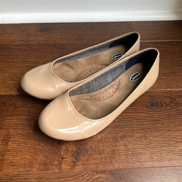 Dr. Scholl’s Nude Flats - Picture 1 of 8